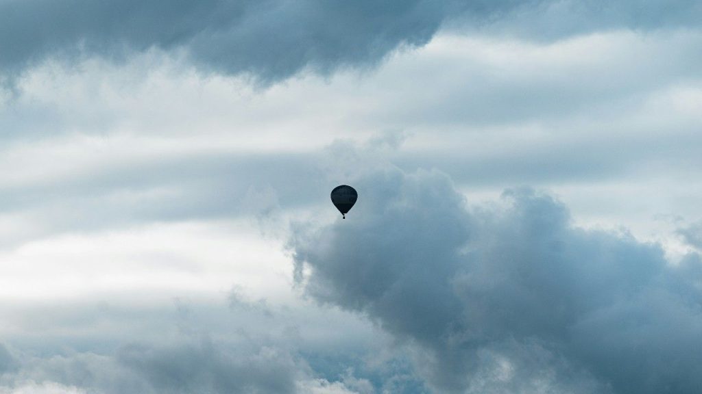 ‘A Joke Wrapped in Volatility’: Fartcoin Rallies Absurd 300% Defying Global Market Carnage