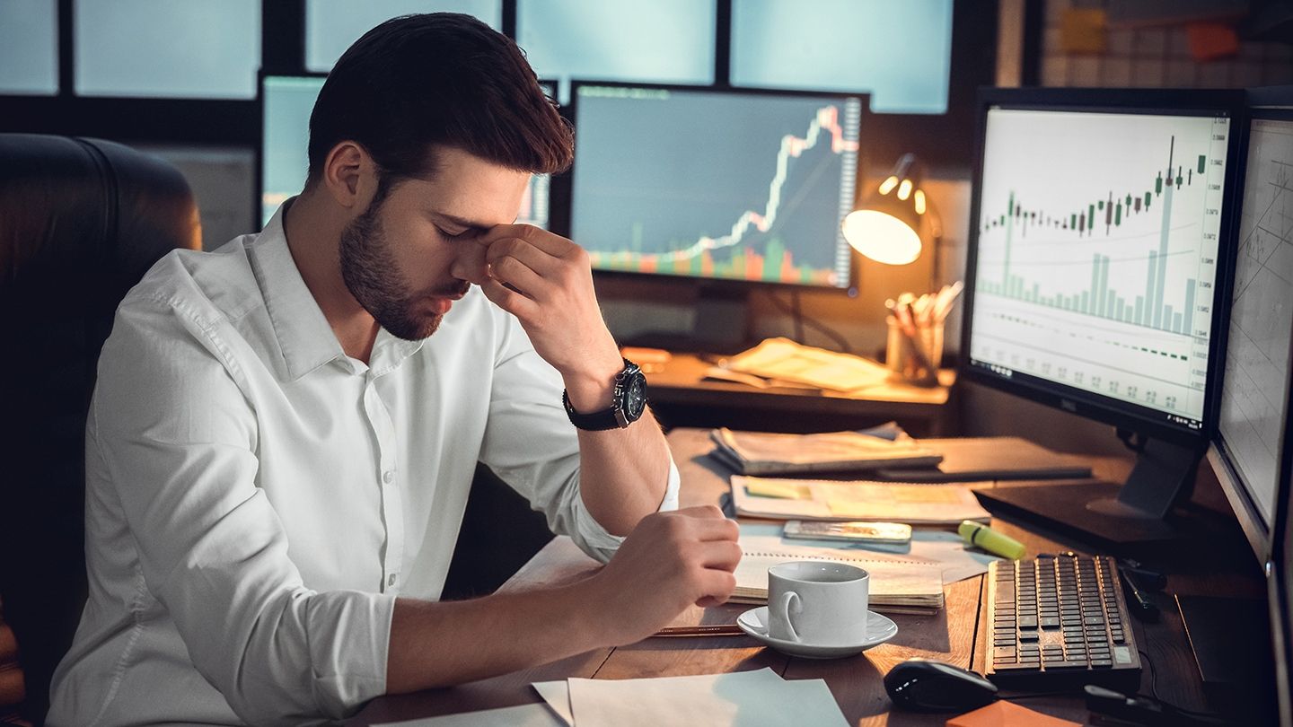 Dogecoin, Ether Slump 9% as Bitcoin Tumble Leads to 0M in Bullish Liquidations