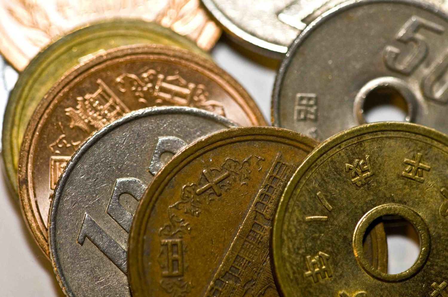Japanese Bonds Stir Unease as Bitcoin Recovers From Last Week’s Tariff Panic