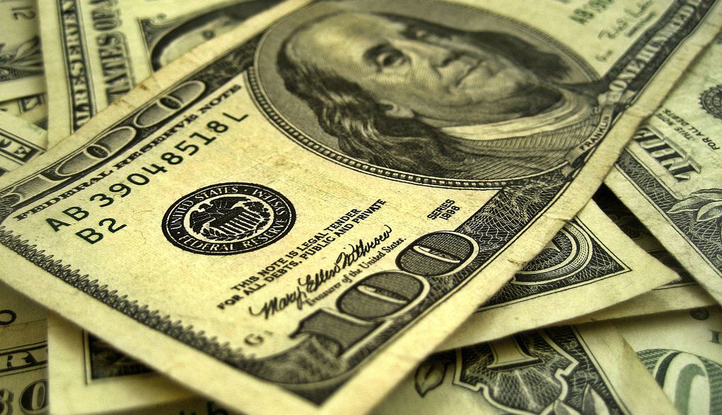Solana Bags Record Daily Fees of M Amid Trump Memecoin Frenzy