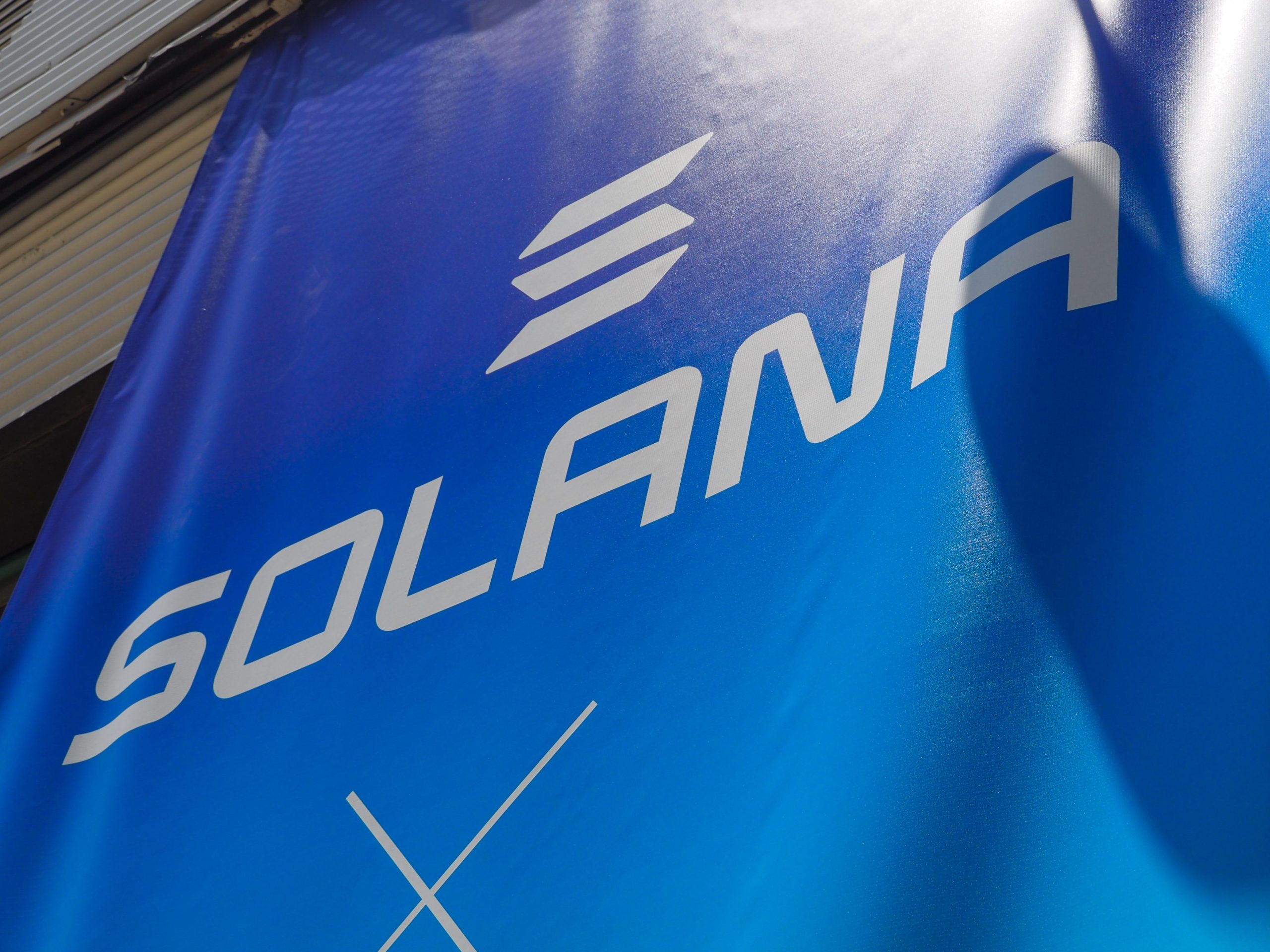 Solana Hits 5 Lifetime Peak as Official Trump Memecoin Surges to B