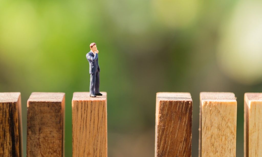 XRP, ADA, DOGE Tokens Drop Below Critical Price Supports Amid ‘Economic Nuclear War’ XRP, ADA, DOGE Tokens Drop Below Critical Price Supports Amid ‘Economic Nuclear War’